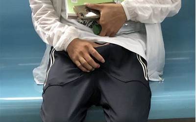 上海地铁猥琐男  上海地铁涉事男子